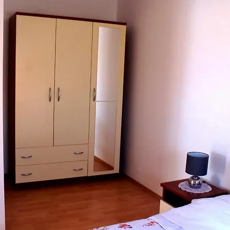 Apartment Gubo Pag Town