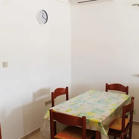 Gubo Apartment Pag Town